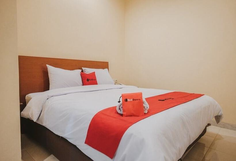 بنسيون Reddoorz Plus Near Plaza Blok M