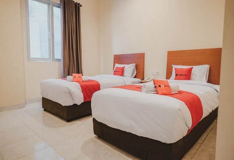 بنسيون Reddoorz Plus Near Plaza Blok M