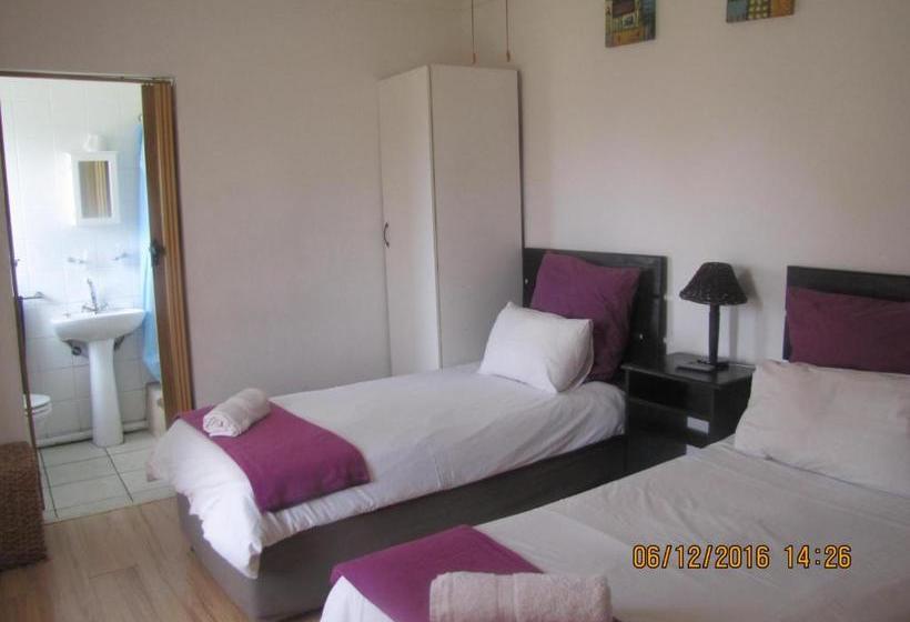 פנסיון Airport Leisure Lodge