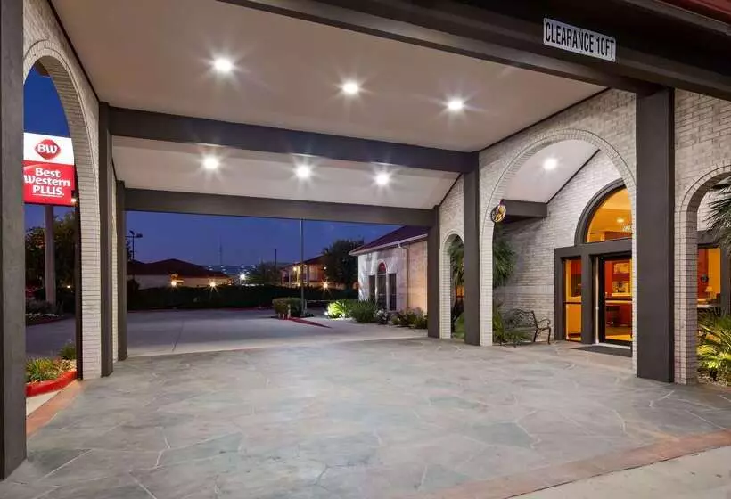 Hotel Surestay Plus By Best Western San Antonio Fiesta Inn