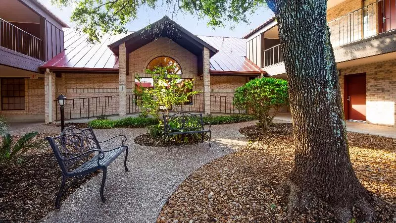 Hotel Surestay Plus By Best Western San Antonio Fiesta Inn