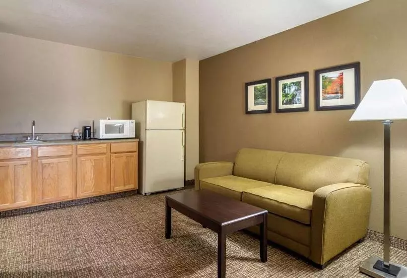 호텔 Comfort Inn & Suites Perry National Fairgrounds Area