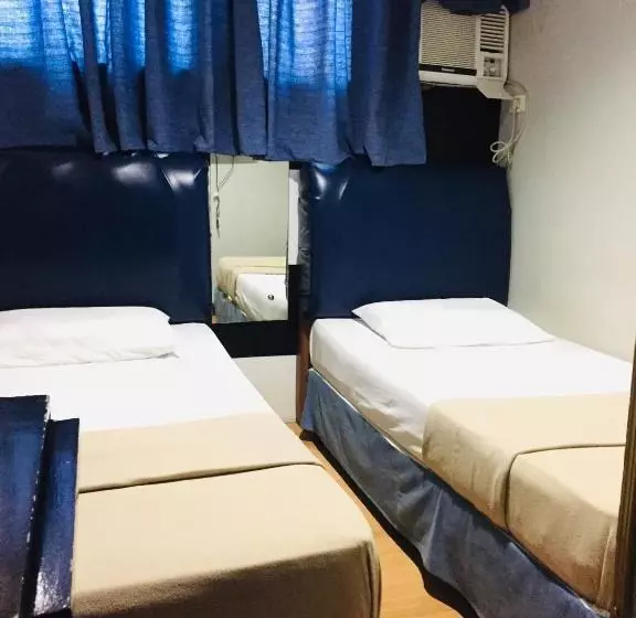 Hotelli 67th Boulevard Pension House