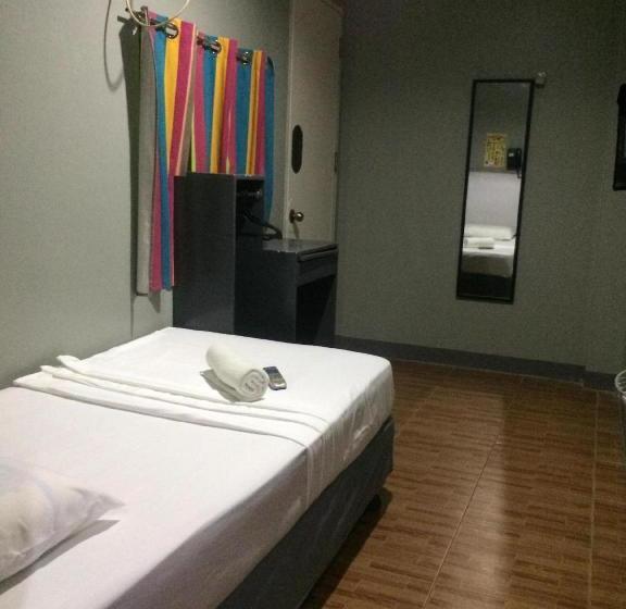 Отель 67th Boulevard Pension House