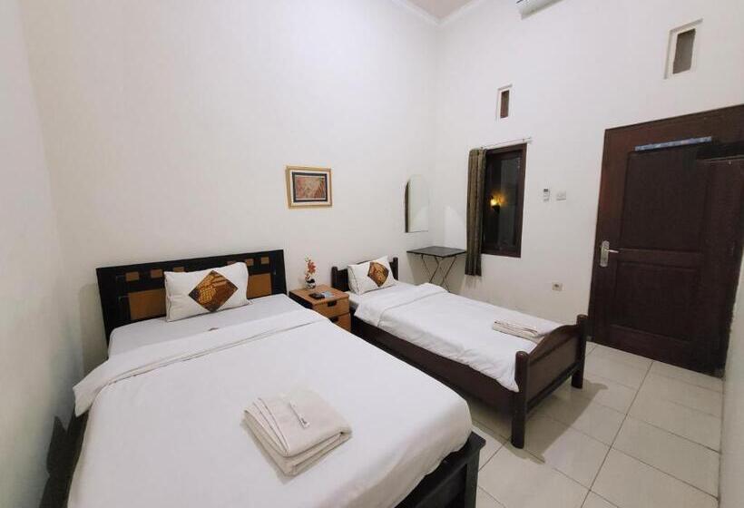 酒店 Ndalem Katong Guest House Ponorogo