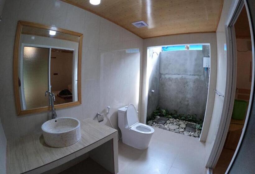 پانسیون Blue Water Thoddoo Inn