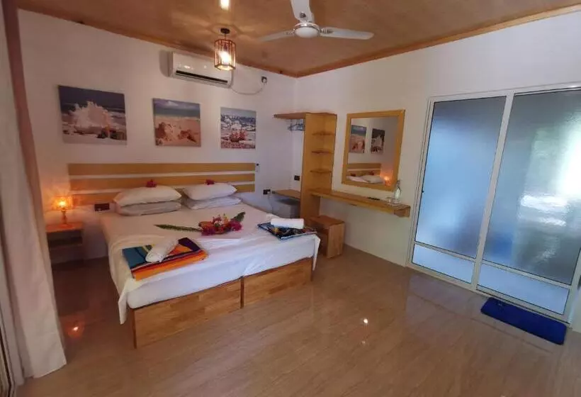 پانسیون Blue Water Thoddoo Inn