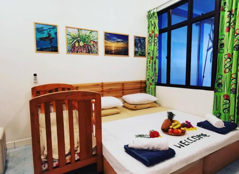 پانسیون Blue Water Thoddoo Inn