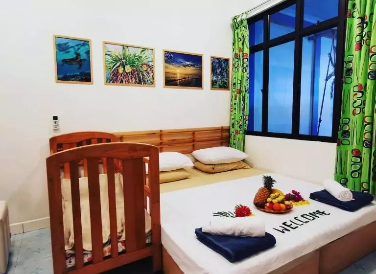 پانسیون Blue Water Thoddoo Inn