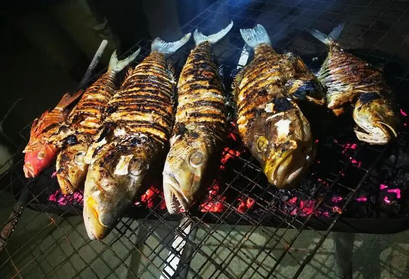 پانسیون Blue Water Thoddoo Inn