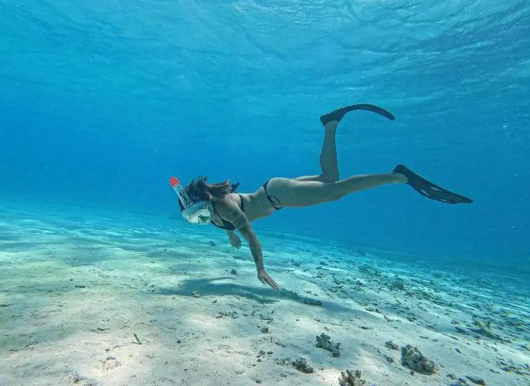 پانسیون Blue Water Thoddoo Inn
