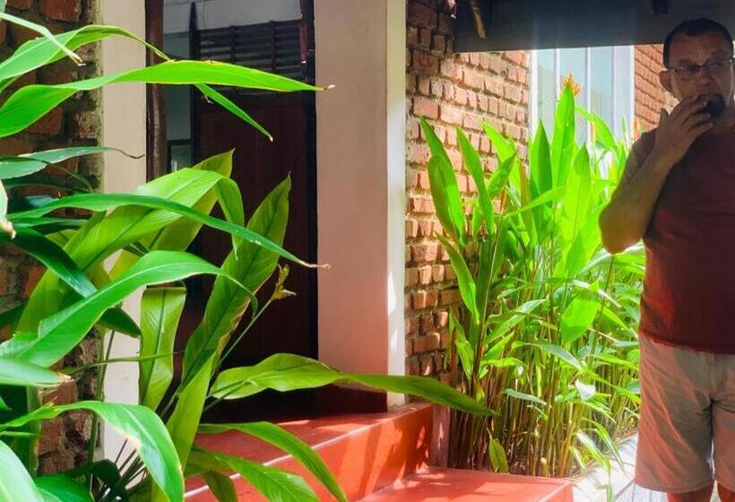 호스텔 Habarana Inn