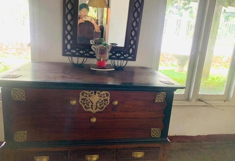 호스텔 Habarana Inn