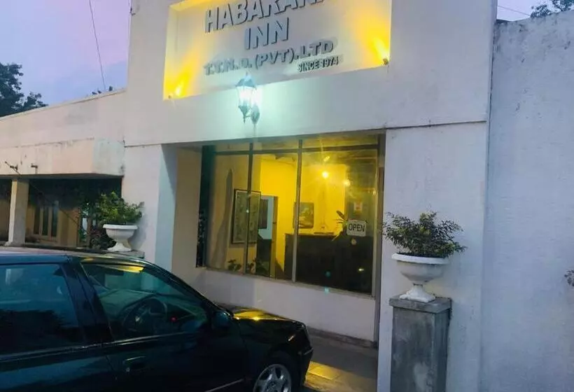 Retkeilymaja Habarana Inn