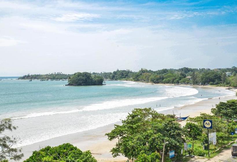 Hotel Centhara Beach Weligama