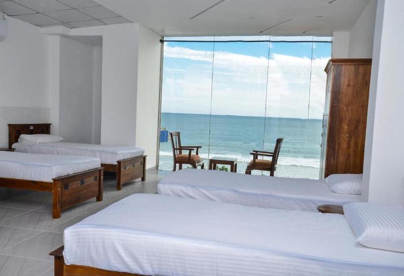 Hotel Centhara Beach Weligama