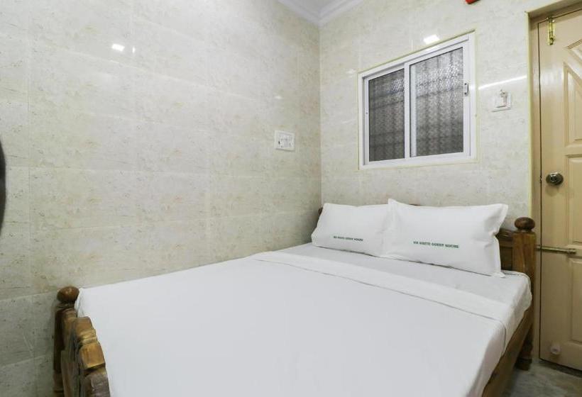 هتل Spot On 48556 Mr White Guest House