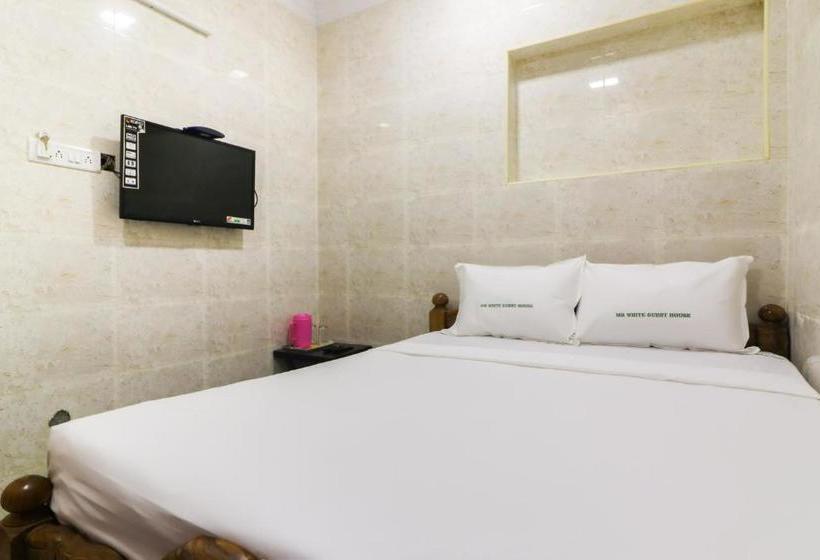 هتل Spot On 48556 Mr White Guest House