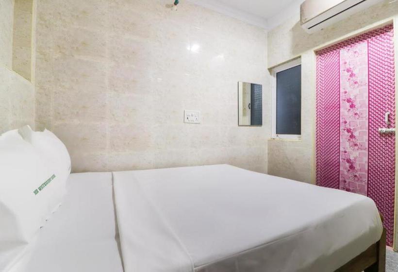 هتل Spot On 48556 Mr White Guest House