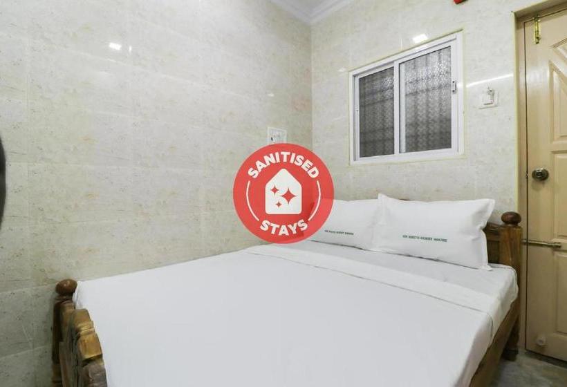 هتل Spot On 48556 Mr White Guest House