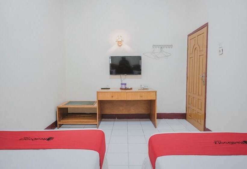 호텔 Reddoorz Near Transmart Jambi