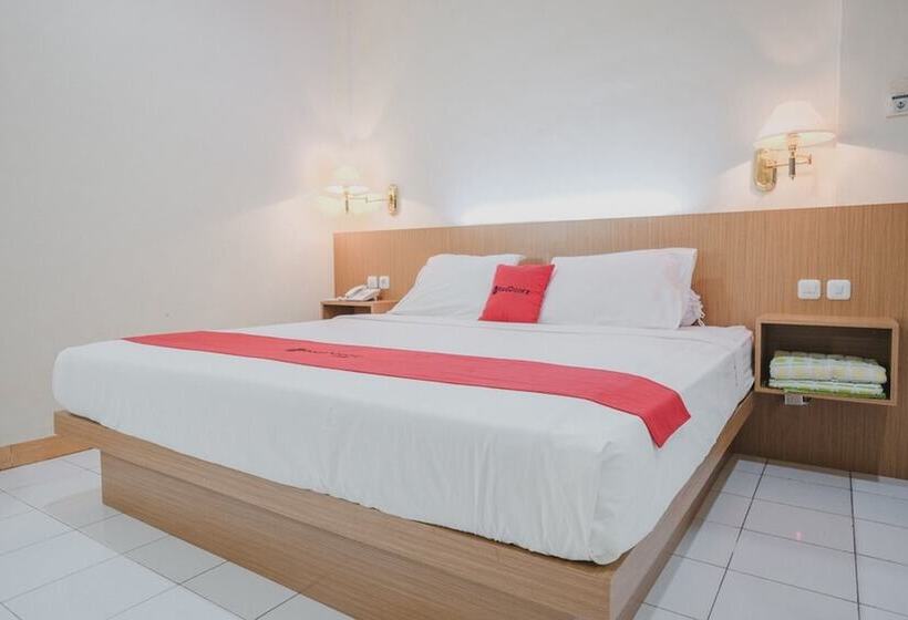 호텔 Reddoorz Near Transmart Jambi