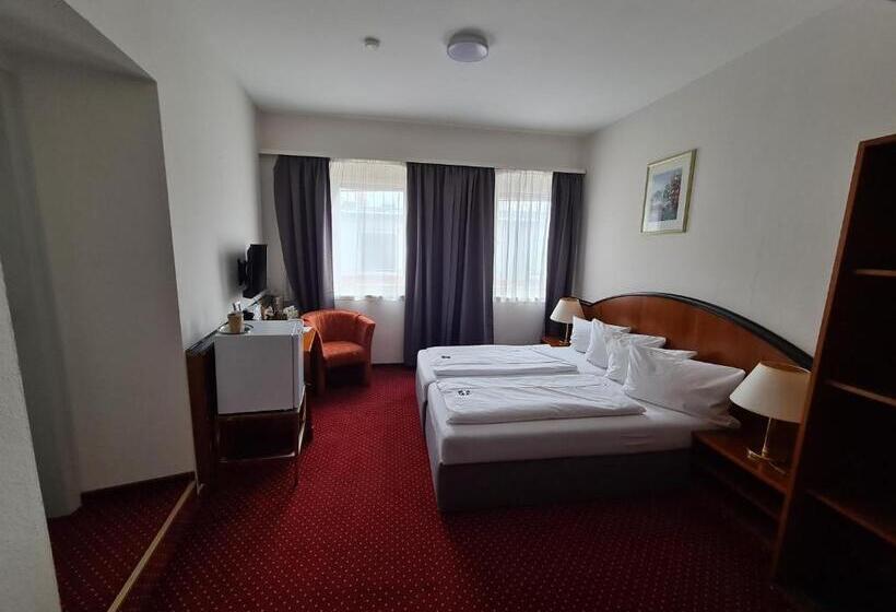 ホテル & Restaurant Krone