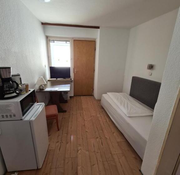 ホテル & Restaurant Krone