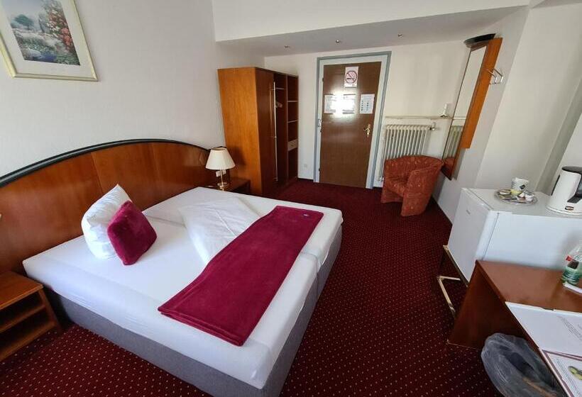 ホテル & Restaurant Krone