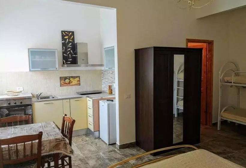 Majatalo La California