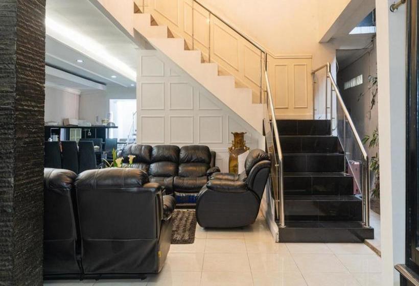 פנסיון Yayah Residence Ii Syariah Redpartner