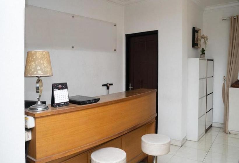 פנסיון Yayah Residence Ii Syariah Redpartner