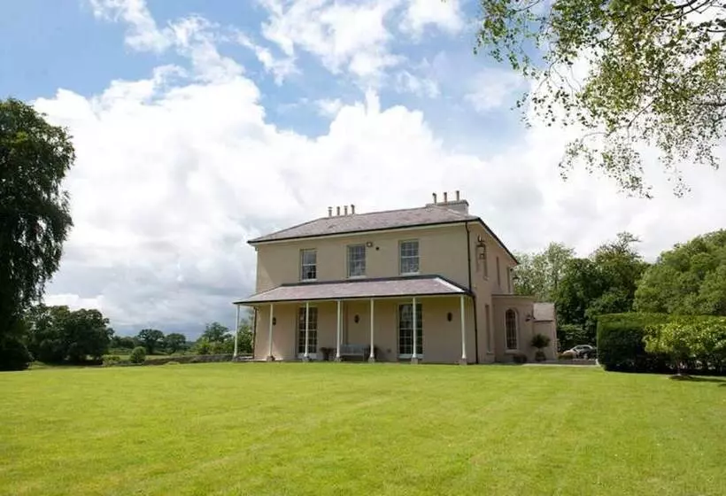 تختخواب و صبحانه Llwynhelig Manor