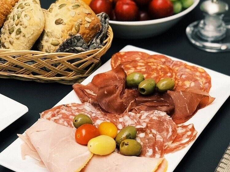 ベッドアンドブレックファースト Llwynhelig Manor