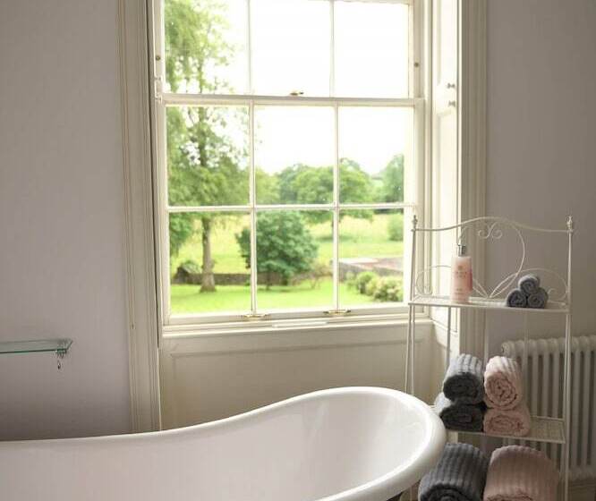 ベッドアンドブレックファースト Llwynhelig Manor