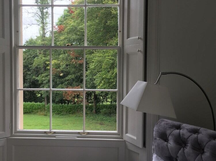 ベッドアンドブレックファースト Llwynhelig Manor