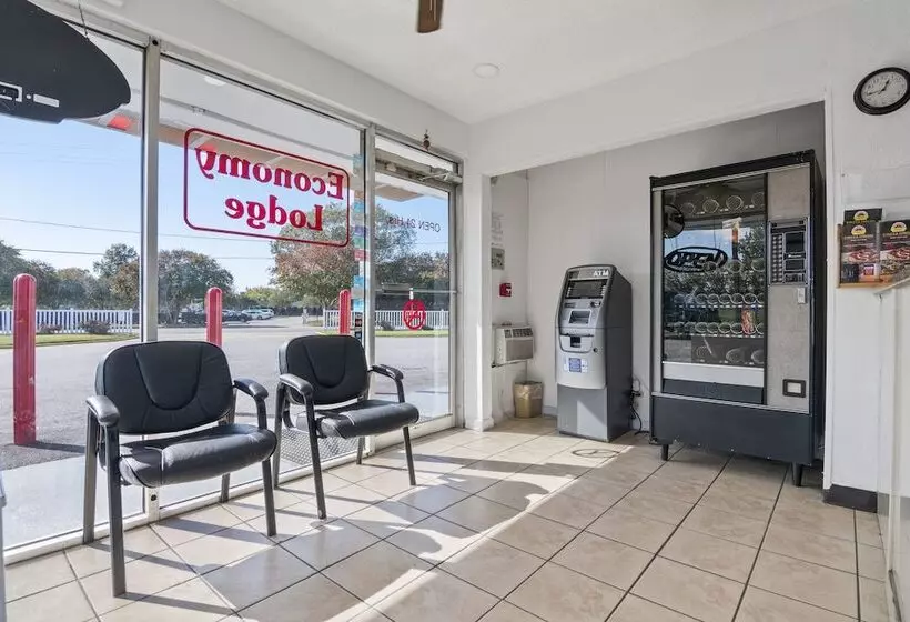 Motelli Economy Lodge Portsmouth