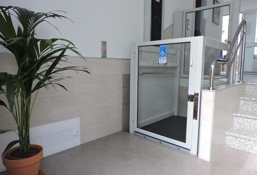 Пансион Hostal Delia