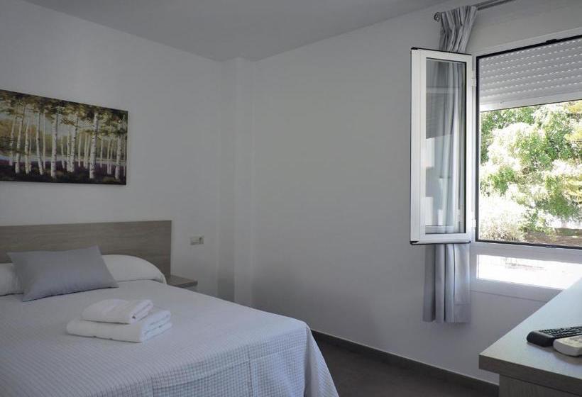 Пансион Hostal Delia