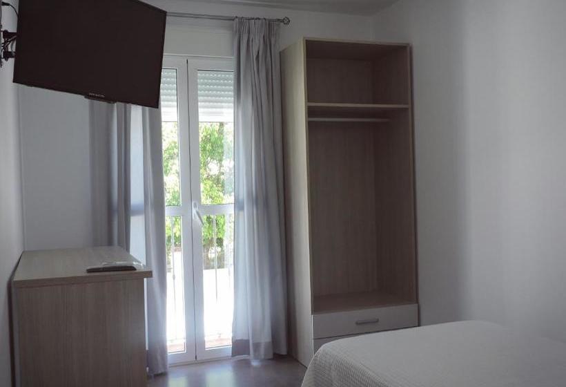 Пансион Hostal Delia