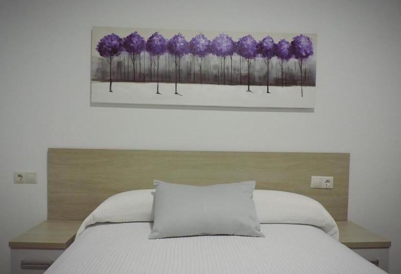 Пансион Hostal Delia