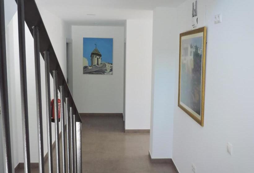 Пансион Hostal Delia