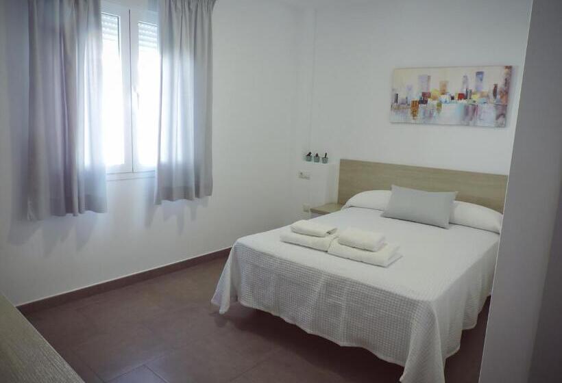 Пансион Hostal Delia