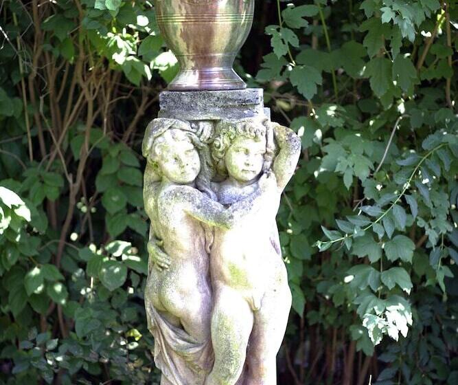 تختخواب و صبحانه Château De Saint Girons Luxury Guest House In Provence