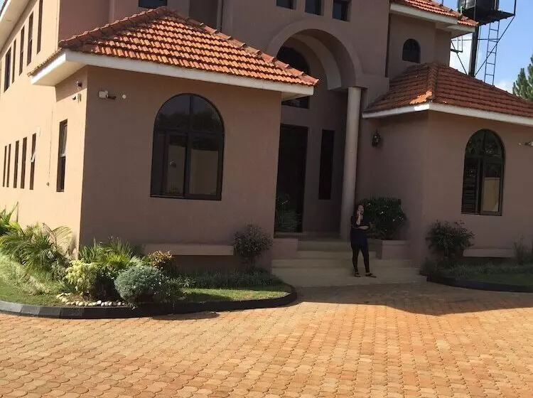 تختخواب و صبحانه The Hive Entebbe Guesthouse