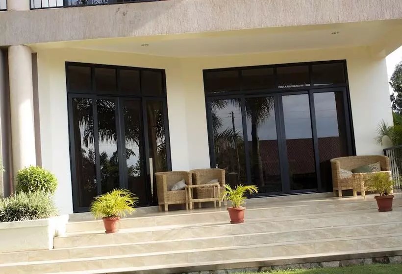 تختخواب و صبحانه The Hive Entebbe Guesthouse
