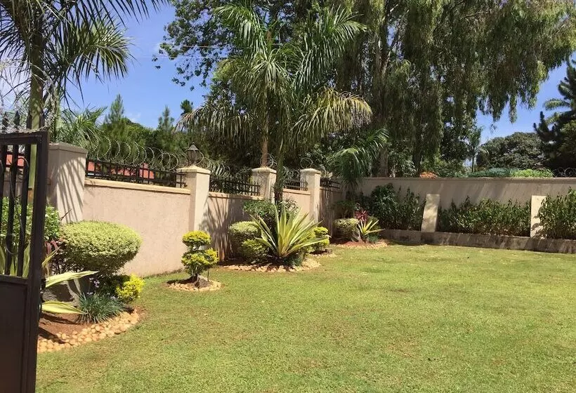 تختخواب و صبحانه The Hive Entebbe Guesthouse