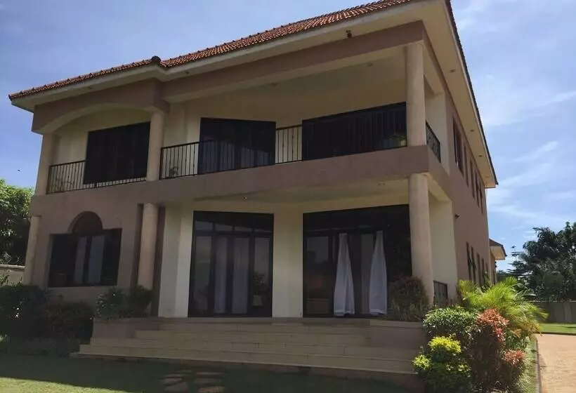 تختخواب و صبحانه The Hive Entebbe Guesthouse