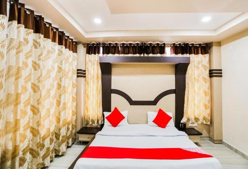 فندق Oyo 47149 Friends Corner Deluxe