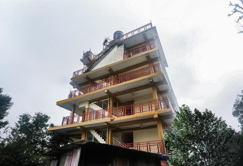 فندق Oyo 47149 Friends Corner Deluxe